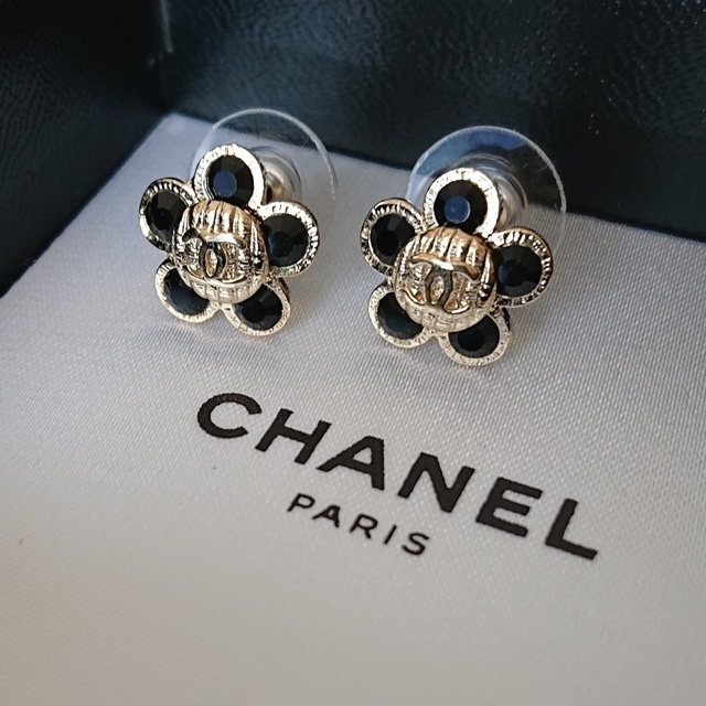 CHANEL ☆ ピアス