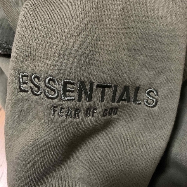 FEAR OF GOD(フィアオブゴッド)のFOG Fear Of God essentials パーカー フーディ カーキ メンズのトップス(パーカー)の商品写真