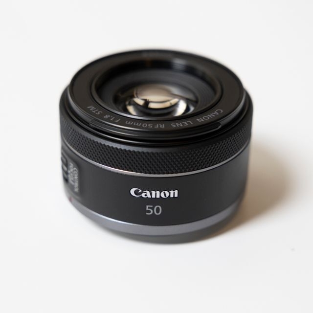 Canon RF 50mm f1.8 STM レンズ スマホ/家電/カメラのカメラ(レンズ(単焦点))の商品写真