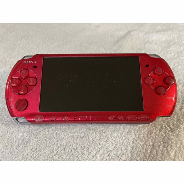 PlayStation Portable(プレイステーションポータブル)の☆良品☆　PSP-3000  ラディアントレッド エンタメ/ホビーのゲームソフト/ゲーム機本体(携帯用ゲーム機本体)の商品写真