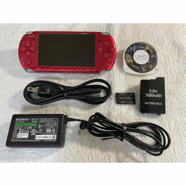 PlayStation Portable(プレイステーションポータブル)の☆良品☆　PSP-3000  ラディアントレッド エンタメ/ホビーのゲームソフト/ゲーム機本体(携帯用ゲーム機本体)の商品写真