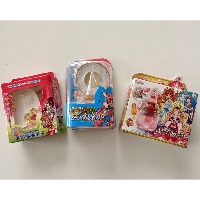 BANDAI(バンダイ)のプリキュアオールスターズ変身ダイキャストチャーム&パッケージ エンタメ/ホビーのおもちゃ/ぬいぐるみ(キャラクターグッズ)の商品写真