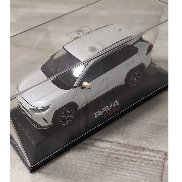 トヨタ(トヨタ)のRAV4 模型(非売品) エンタメ/ホビーのおもちゃ/ぬいぐるみ(模型/プラモデル)の商品写真