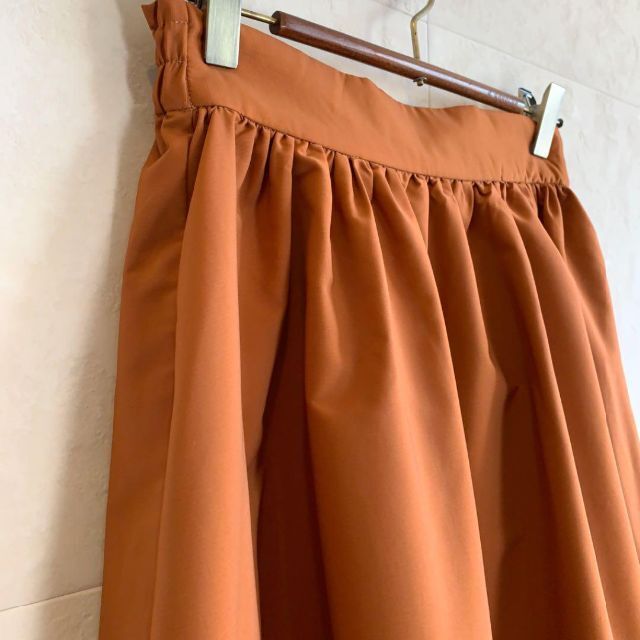 URBAN RESEARCH(アーバンリサーチ)のまぁちゃん様⭐︎URBAN RESEARCH フレアスカート キャメル オレンジ レディースのスカート(ひざ丈スカート)の商品写真