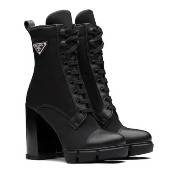 PRADA - 超レア☆完売品　PRADAレースアップブーツ