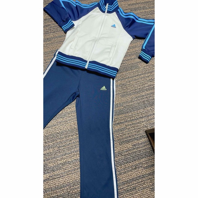 adidas(アディダス)のadidasのジャージ上下 キッズ/ベビー/マタニティのキッズ服女の子用(90cm~)(ジャケット/上着)の商品写真