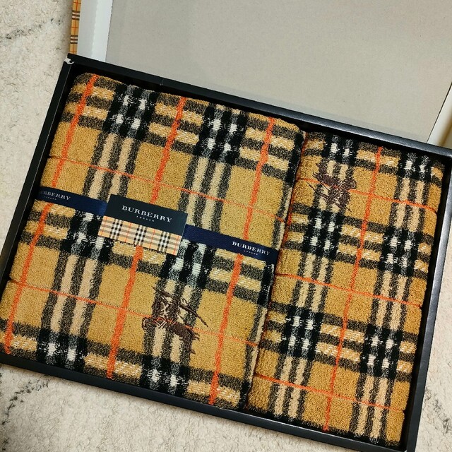 BURBERRY(バーバリー)のBURBERRY タオルセット インテリア/住まい/日用品の日用品/生活雑貨/旅行(タオル/バス用品)の商品写真