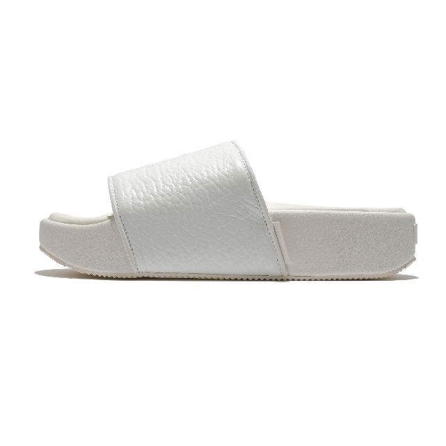 Y-3(ワイスリー)の新品 Y-3 SLIDES ホワイト サンダル UK9 メンズの靴/シューズ(サンダル)の商品写真