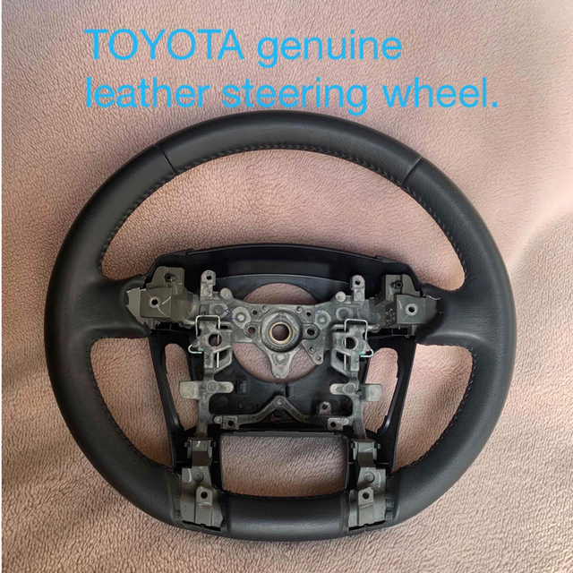 自動車TOYOTA genuine leather steering wheel.