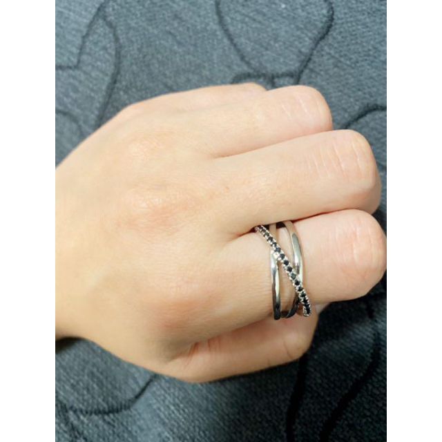 （1121）16号　ブラックスワロ豪華クロス男女共有ワイドリング　爪留め指輪 メンズのアクセサリー(リング(指輪))の商品写真