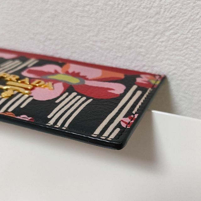 PRADA カードケース 黒×花柄 本革 名刺入れ
