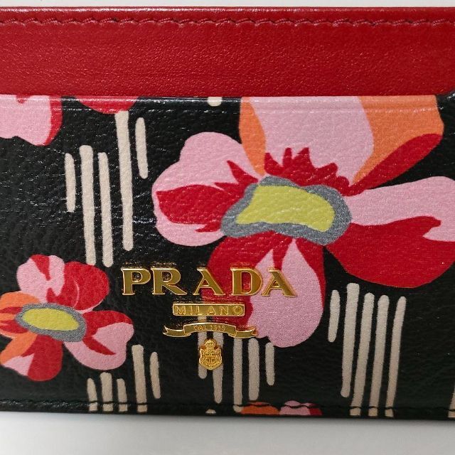 PRADA　カードケース　黒×花柄　本革　名刺入れ