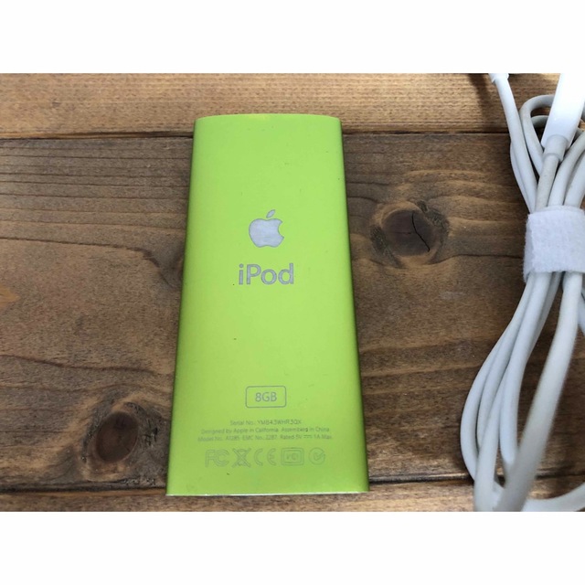 Apple(アップル)のアップル iPod nano 第4世代　8GB 本体 充電ケーブル スマホ/家電/カメラのオーディオ機器(ポータブルプレーヤー)の商品写真