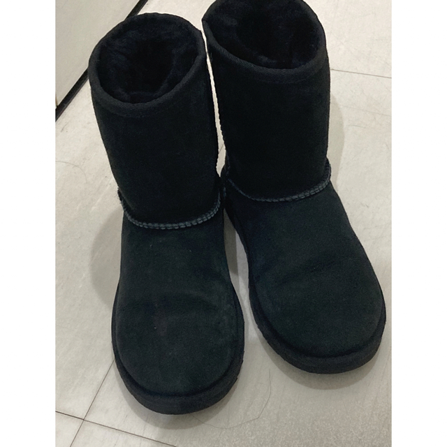 UGG(アグ)の美品　UGG(キッズ) キッズ/ベビー/マタニティのキッズ靴/シューズ(15cm~)(ブーツ)の商品写真