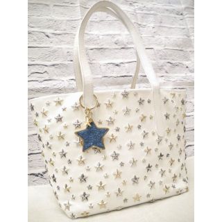 ジミーチュウ(JIMMY CHOO)の★JIMMY CHOO ジミーチュウ SOFIA ☆スタッズ トート バッグ 白(トートバッグ)