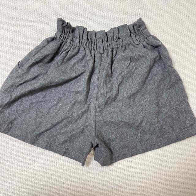 新品 グレー ハイウエスト ショートパンツ レディース M レディースのパンツ(ショートパンツ)の商品写真