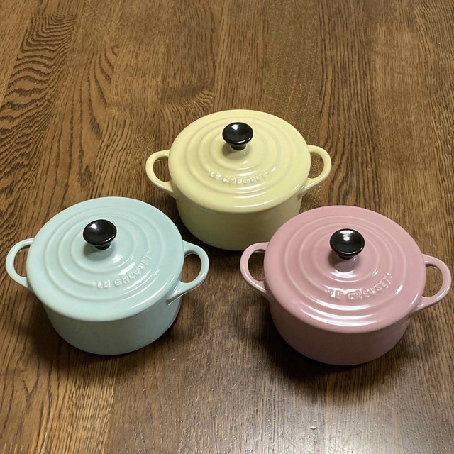 LE CREUSET(ルクルーゼ)のル・クルーゼ　ストーンウェア　ミニ・ココット　3個セット インテリア/住まい/日用品のキッチン/食器(食器)の商品写真