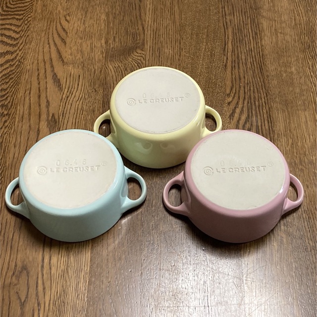 LE CREUSET(ルクルーゼ)のル・クルーゼ　ストーンウェア　ミニ・ココット　3個セット インテリア/住まい/日用品のキッチン/食器(食器)の商品写真