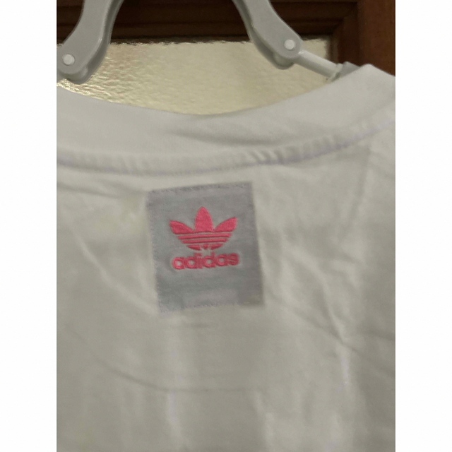 adidas(アディダス)の新品　Tee x Jeremy Scott adidas コラボTシャツ メンズのトップス(Tシャツ/カットソー(半袖/袖なし))の商品写真