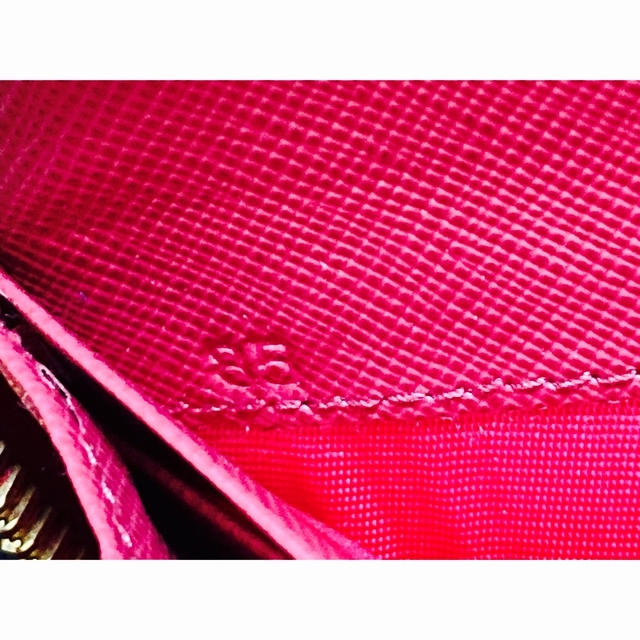 【美品】PRADA サフィアーノ ラウンド  牛革レザー　プラダ財布ファッション小物