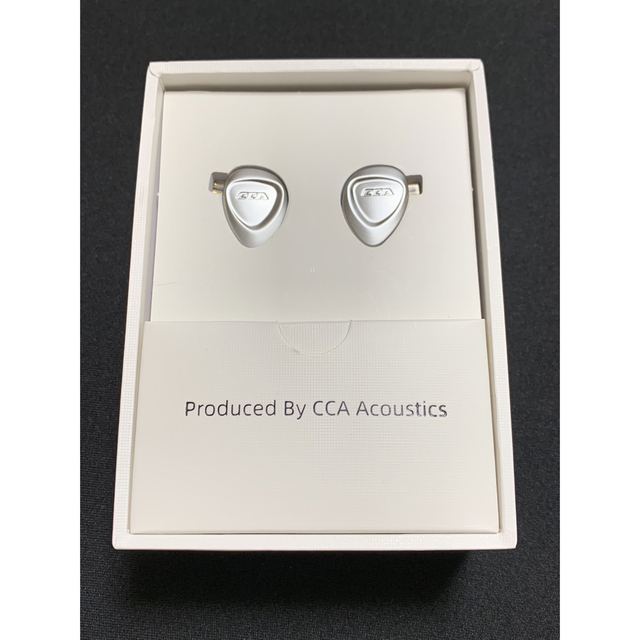 CCA CKX silver 6BA + 1DD スマホ/家電/カメラのオーディオ機器(ヘッドフォン/イヤフォン)の商品写真