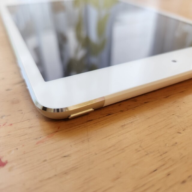 iPad(アイパッド)のApple iPad mini3 16GB Wi-Fi＋セルラーモデル スマホ/家電/カメラのPC/タブレット(タブレット)の商品写真