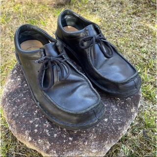 Clarks - USED CLARKS BLACK LEATHER RUBBER SOLE