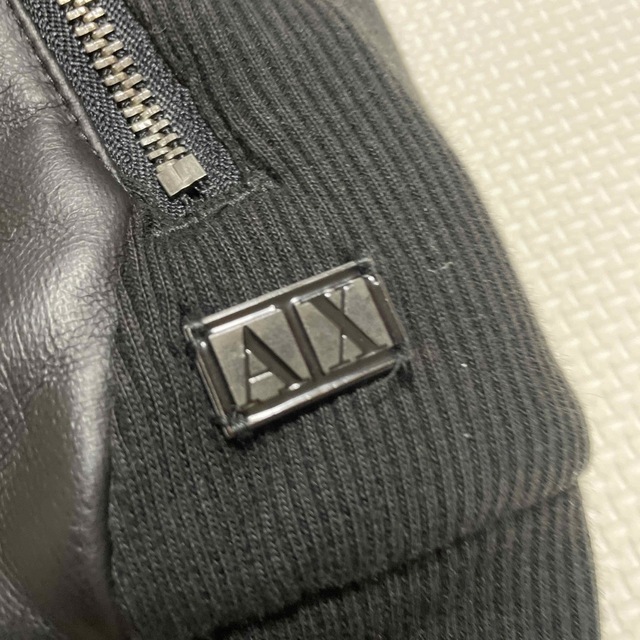 ARMANI EXCHANGE(アルマーニエクスチェンジ)の【アルマーニ エクスチェンジ】エコレザー　中綿ベスト メンズのジャケット/アウター(ダウンベスト)の商品写真