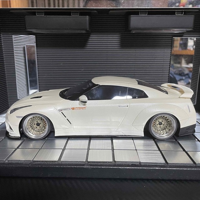 GTスピリット1/18ニッサンGT-R(R35)PRIOR DESIGNカスタム 日替わり 15198円