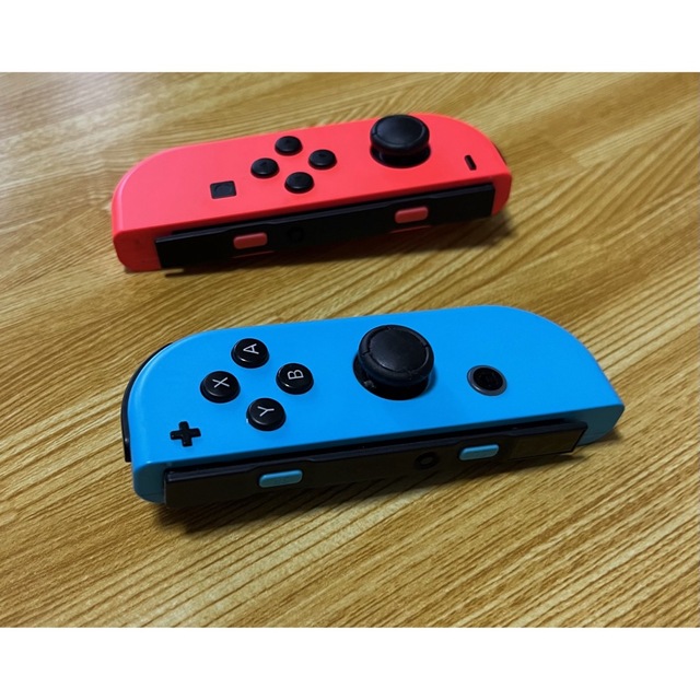 Nintendo Switch(ニンテンドースイッチ)のSwitch Joy-Con 【美品】スイッチ　ジョイコン エンタメ/ホビーのゲームソフト/ゲーム機本体(その他)の商品写真