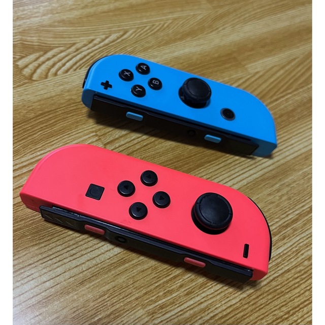 Nintendo Switch(ニンテンドースイッチ)のSwitch Joy-Con 【美品】スイッチ　ジョイコン エンタメ/ホビーのゲームソフト/ゲーム機本体(その他)の商品写真