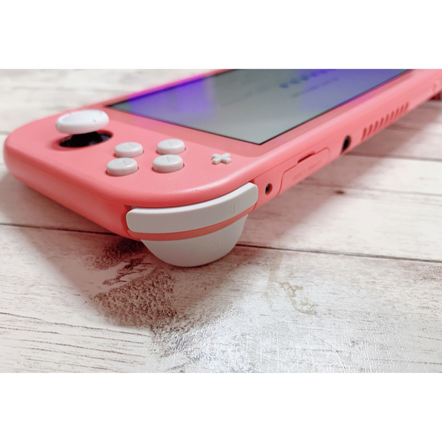 Nintendo Switch Lite コーラル