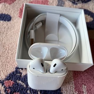 アップル(Apple)の美品Apple AirPods MV7N2J/A 第二世代 エアーポッズ(その他)