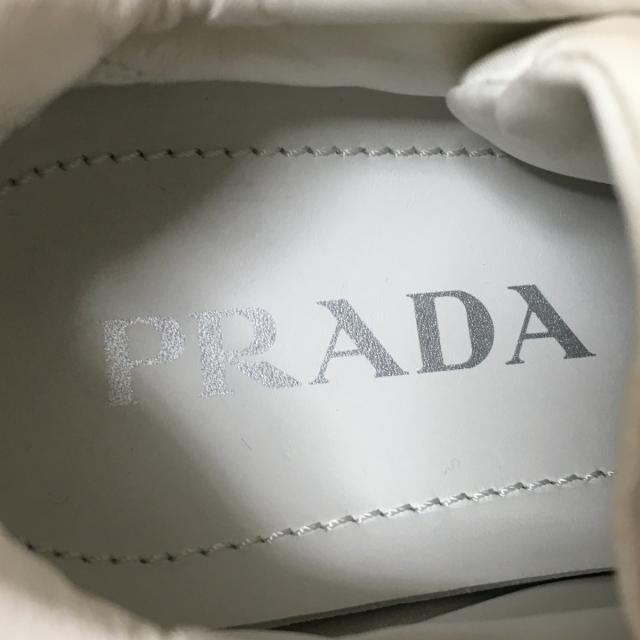 PRADA(プラダ)のプラダ スニーカー 37 1/2 レディース - 白 レディースの靴/シューズ(スニーカー)の商品写真