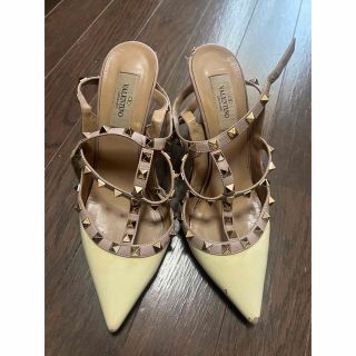 ヴァレンティノ(VALENTINO)のVALENTINO ロックスタッズアンクルストラップ(ハイヒール/パンプス)