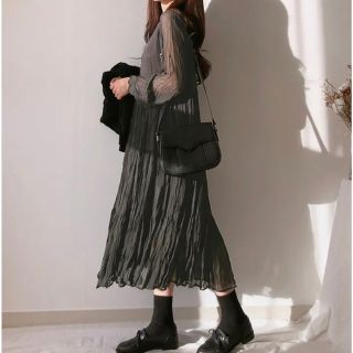 ザラ(ZARA)のティアードワンピース　チャコール(ひざ丈ワンピース)