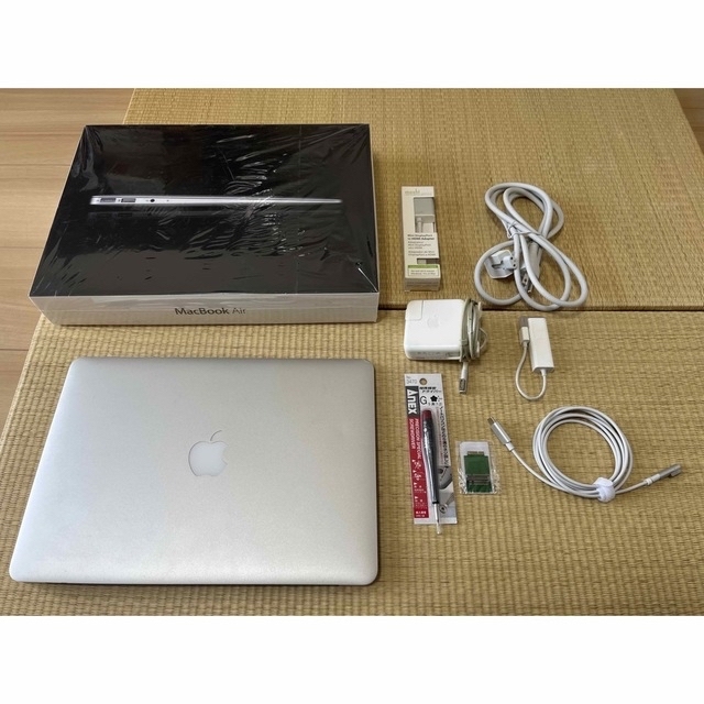 MacBook Air Late 2011 i7 USカスタマイズ おまけつき