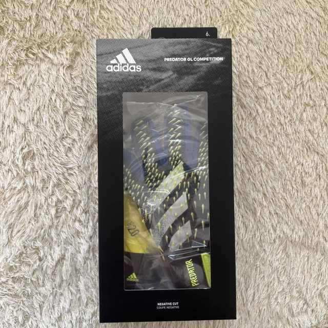 adidas(アディダス)の6号　アディダス　キーパーグローブ　プレデター スポーツ/アウトドアのサッカー/フットサル(その他)の商品写真