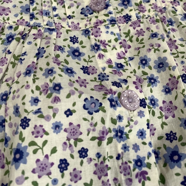 3can4on(サンカンシオン)の【未使用】3can4on 花柄ブラウス110cm キッズ/ベビー/マタニティのキッズ服女の子用(90cm~)(ブラウス)の商品写真