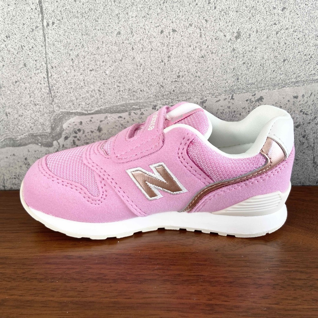 New Balance - 【新品】16.5センチ ネオン×ピンク New Balance - 【新品】16.5センチ ネオン×ピンク