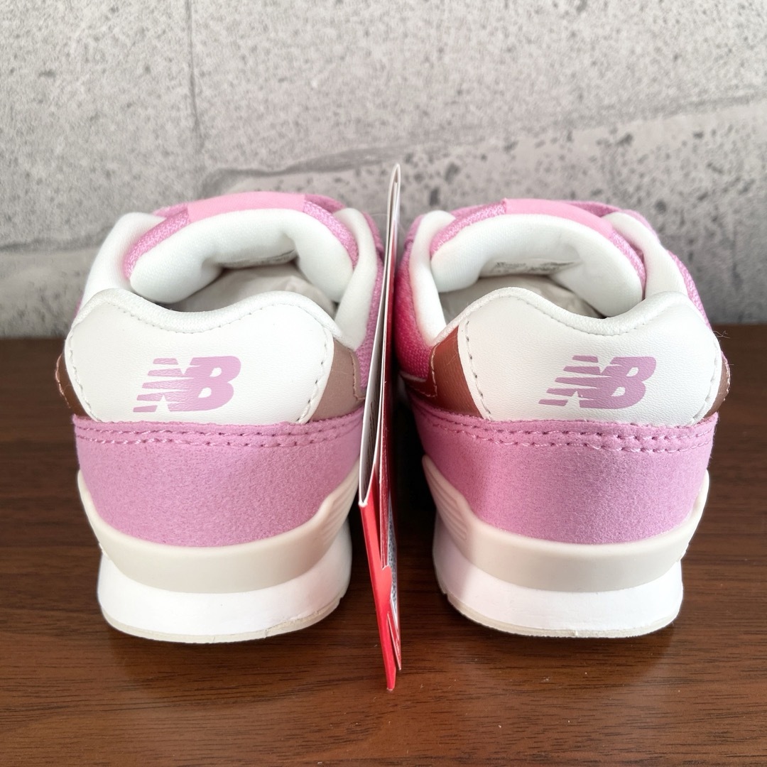 New Balance - 【新品】16.5センチ ネオン×ピンク New Balance - 【新品】16.5センチ ネオン×ピンク
