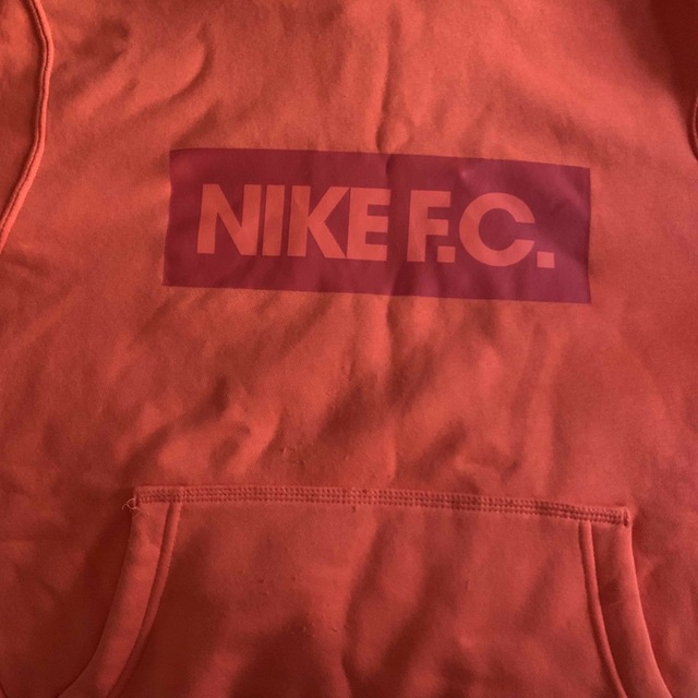 NIKE(ナイキ)のナイキ F.C. メンズ プルオーバー フリース サッカーパーカー アパレル ス スポーツ/アウトドアのサッカー/フットサル(ウェア)の商品写真