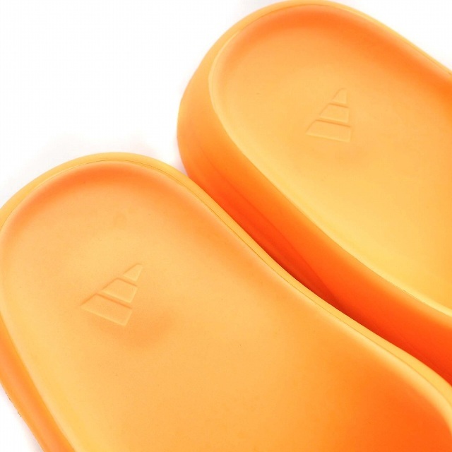 adidas(アディダス)のadidas YEEZY SLIDE Enflame Orange US9 27 メンズの靴/シューズ(サンダル)の商品写真