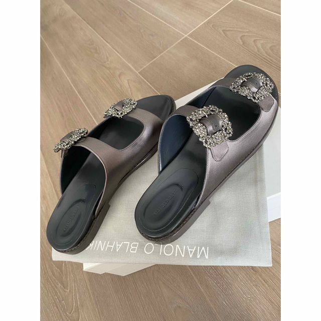 数量限定】 MANOLO BLAHNIK - 【新品・未使用】ストラスハンギ
