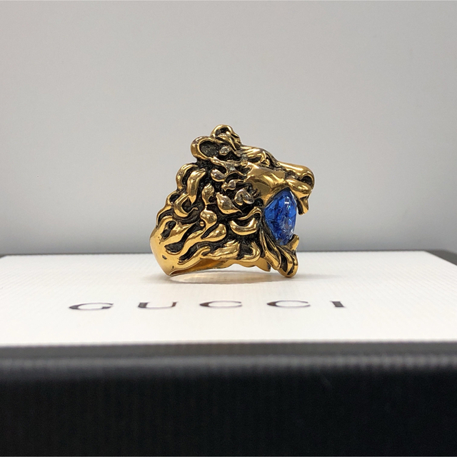 Gucci(グッチ)のグッチ ライオンヘッド リング GPゴールド ブルーサファイア 15.5号 指輪 メンズのアクセサリー(リング(指輪))の商品写真