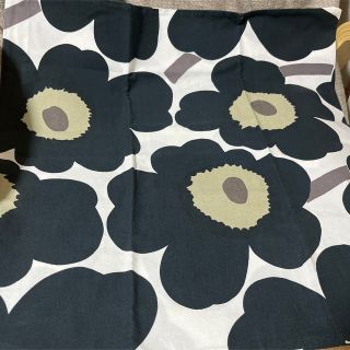 マリメッコ(marimekko)のマリメッコ　クッションカバー　黒(クッションカバー)