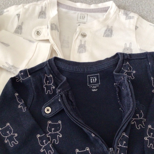 babyGAP(ベビーギャップ)のベビーGAPロンパース3点 キッズ/ベビー/マタニティのベビー服(~85cm)(ロンパース)の商品写真