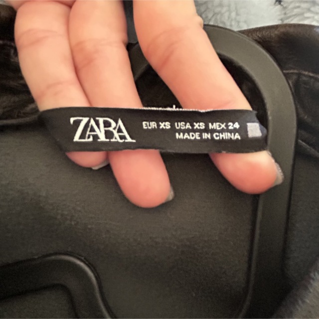 ZARA(ザラ)のZARA レザーワンピース レディースのワンピース(ミニワンピース)の商品写真