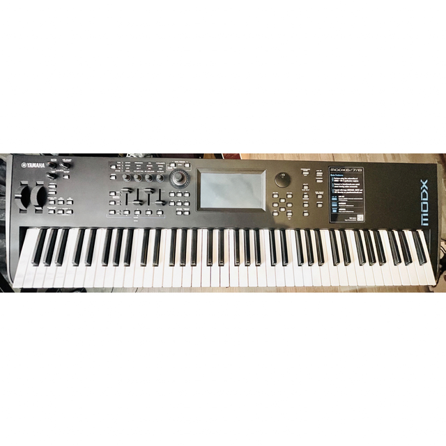 ヤマハ(ヤマハ)のYAMAHA MODX7 楽器の鍵盤楽器(キーボード/シンセサイザー)の商品写真