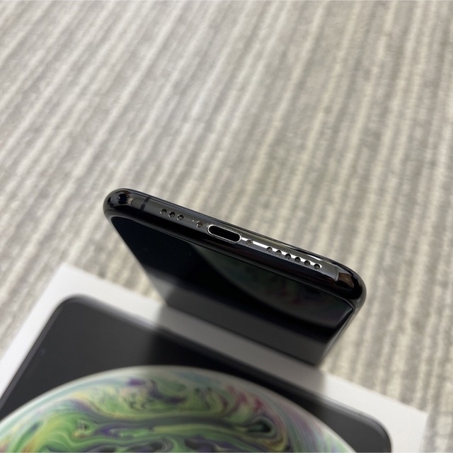 iPhone Xs Space Gray 256 GB SIMフリー 3